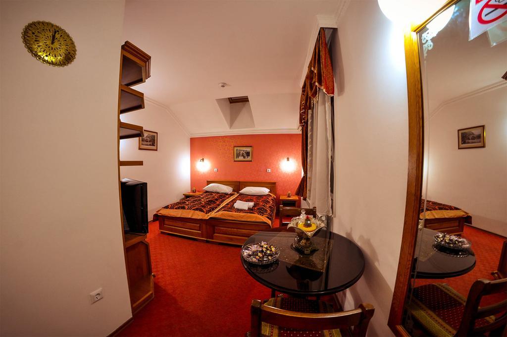 Hotel Latinski Most Saraievo Exterior foto