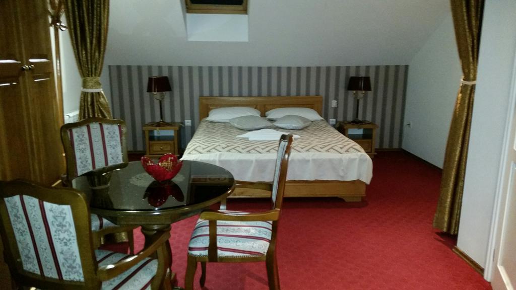 Hotel Latinski Most Saraievo Exterior foto